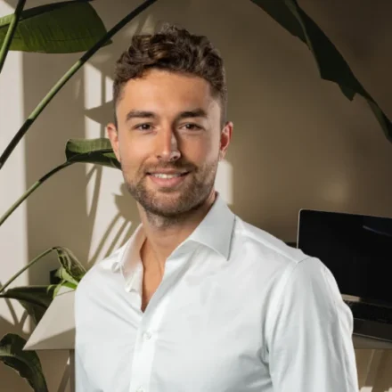 Sam Shahnavaz headshot
