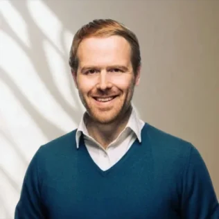 Phillip King headshot