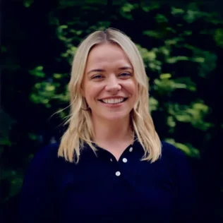 Elizabeth Kayler headshot in a Salt office