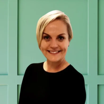 Toni Jacobson headshot